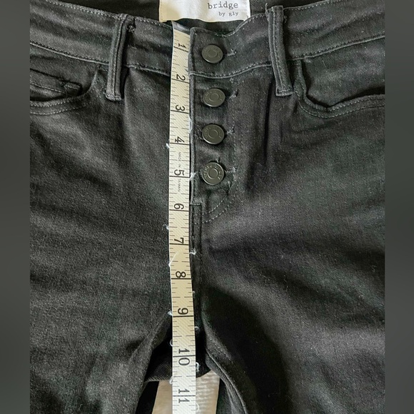 Hudson Mid-Rise Flare
Stretch Jean
BRIDGE BY GLY - Picture 9 of 11